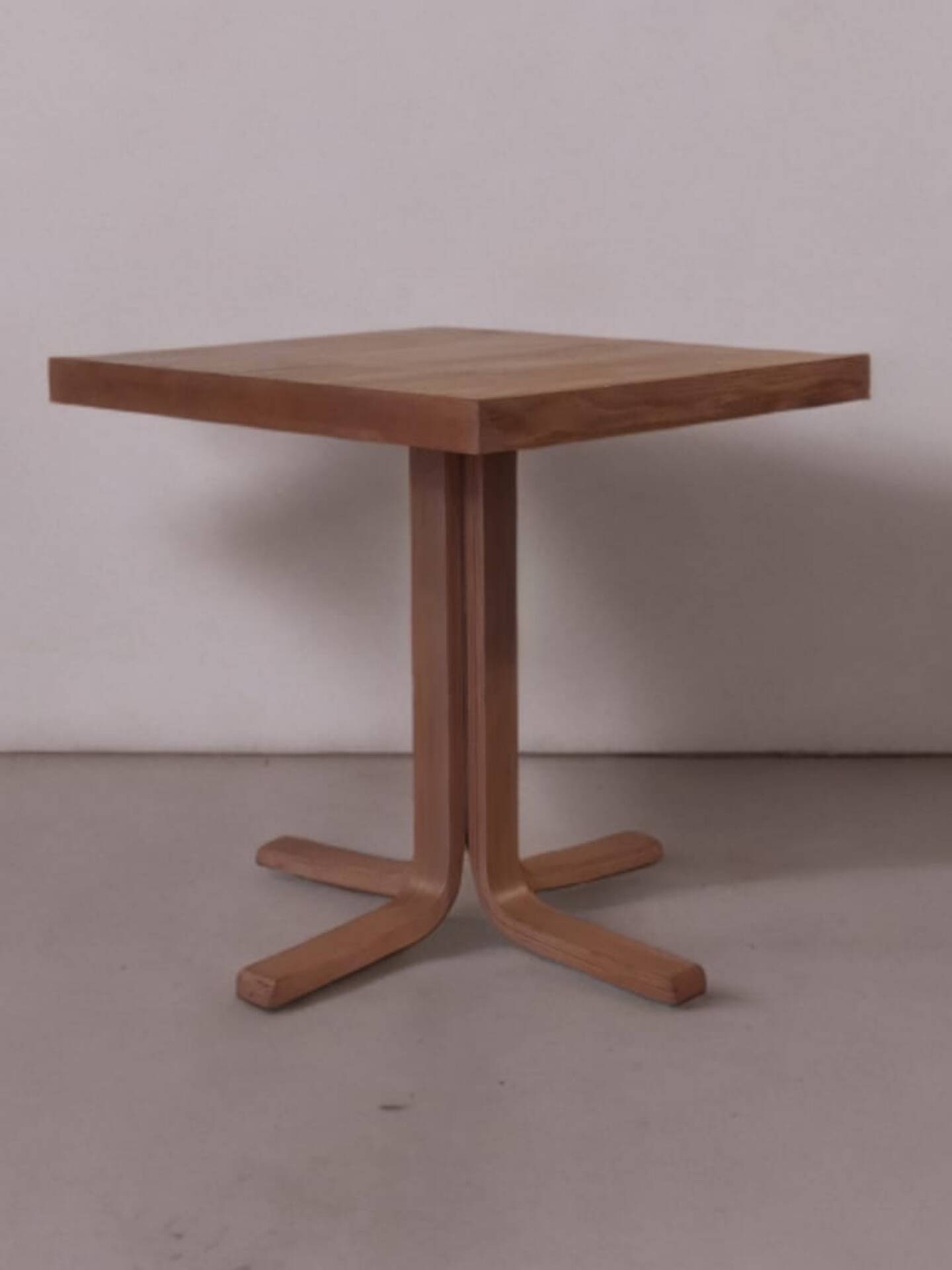 Table d'appoint Ludvik Volàk,  Vintage tchèque 1960s