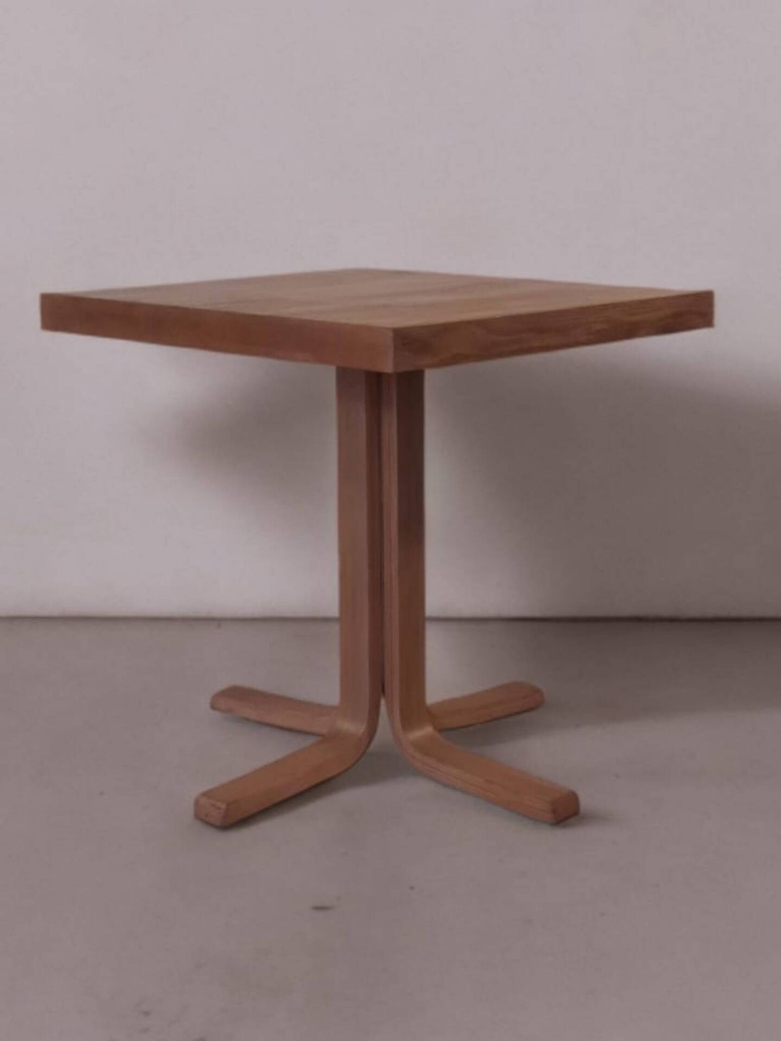 Table d'appoint Ludvik Volàk,  Vintage tchèque 1960s
