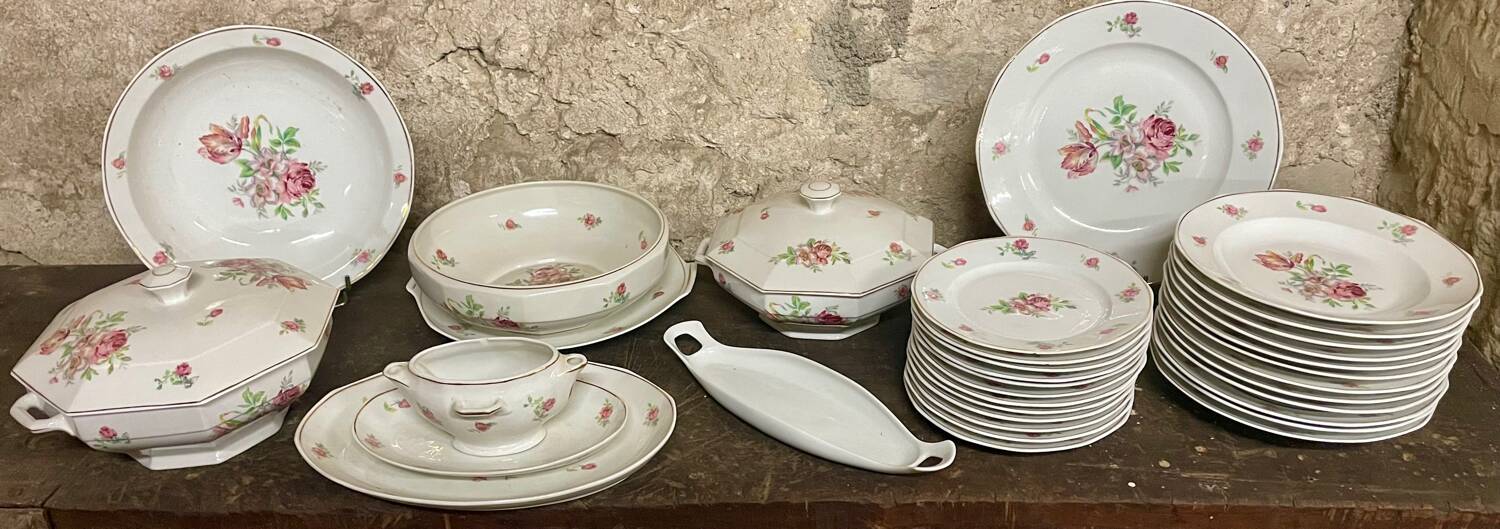 Large 45-Piece Dinner Service, Limoges Porcelain, Berry Decor