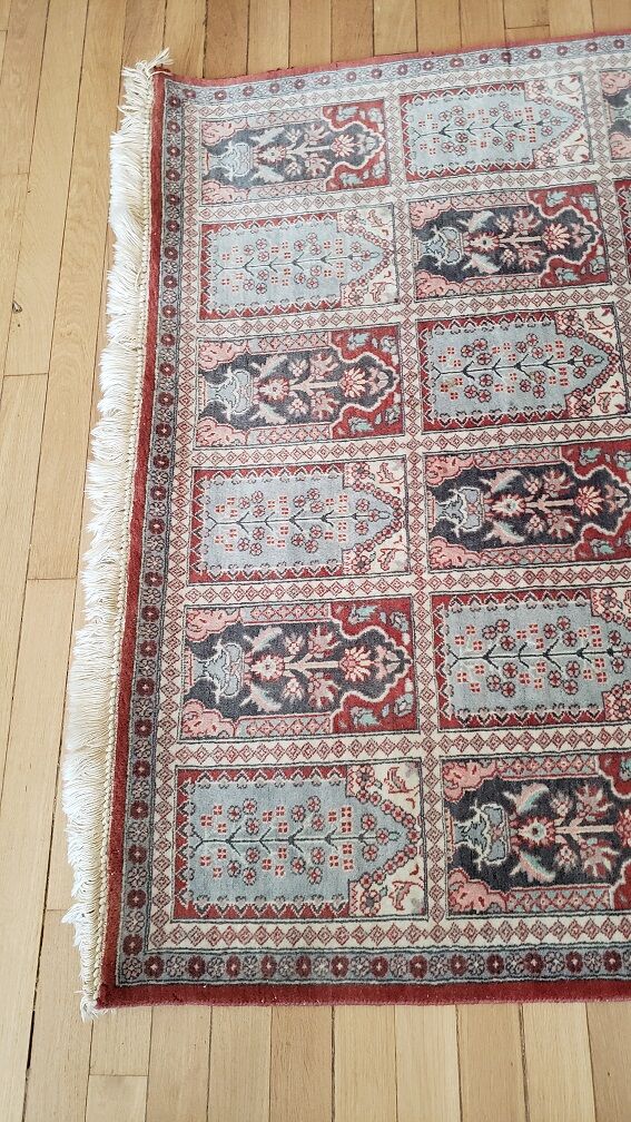 Hand-knotted wool carpet
