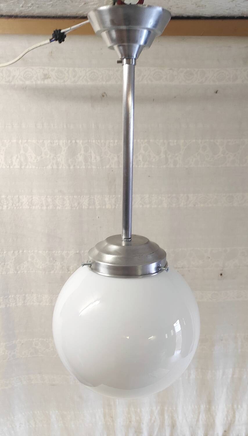 Bauhaus style suspension in aluminium and opaline, diameter 25 cm - mid 20th century.