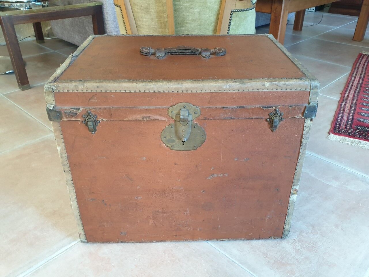 Hat travel trunk