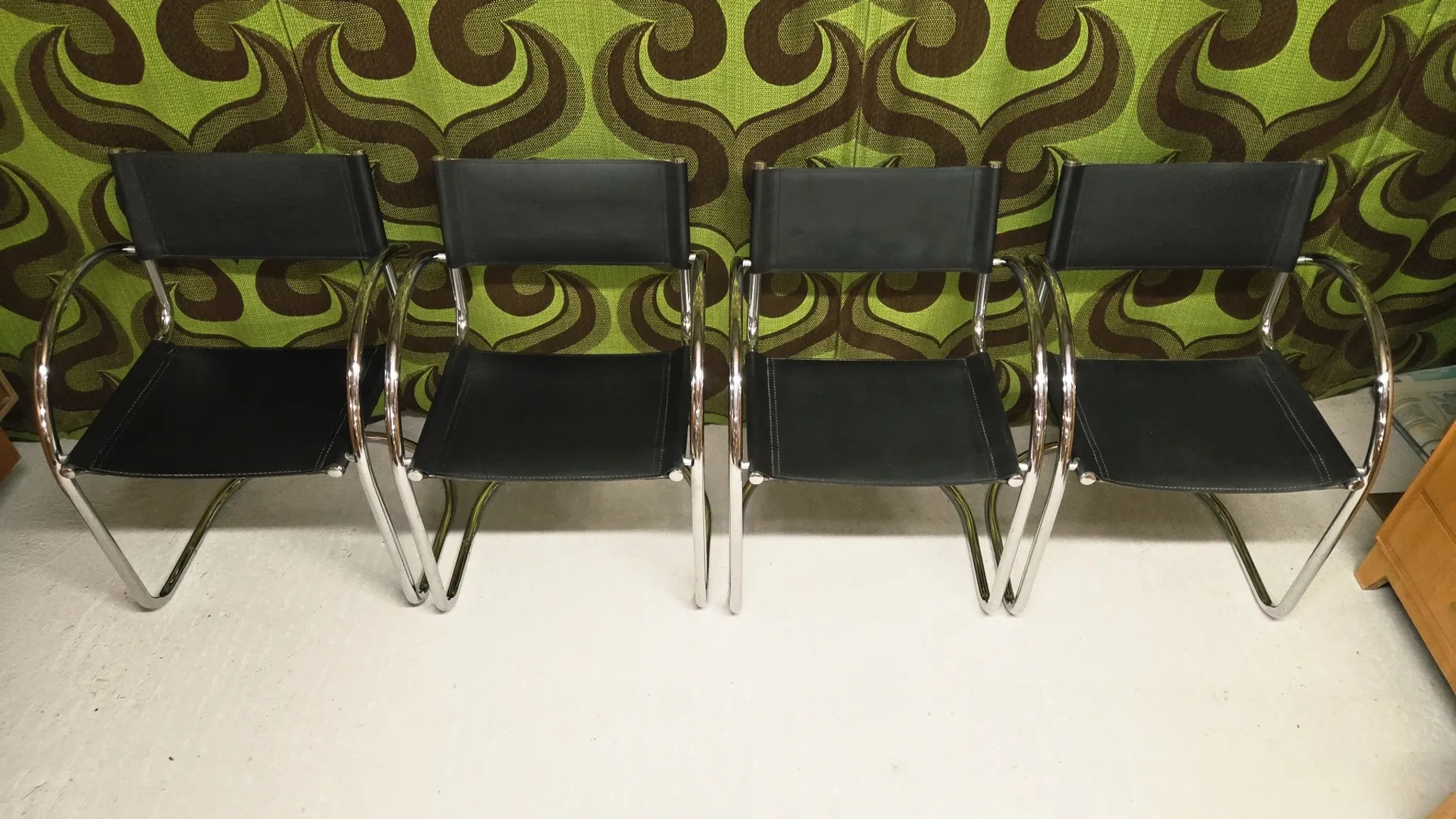 Set of 4 Bauhaus leather armchairs in chrome metal 1970/1980