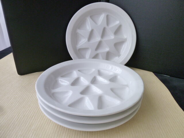Set of 4 Pillivuyt porcelain snail plates