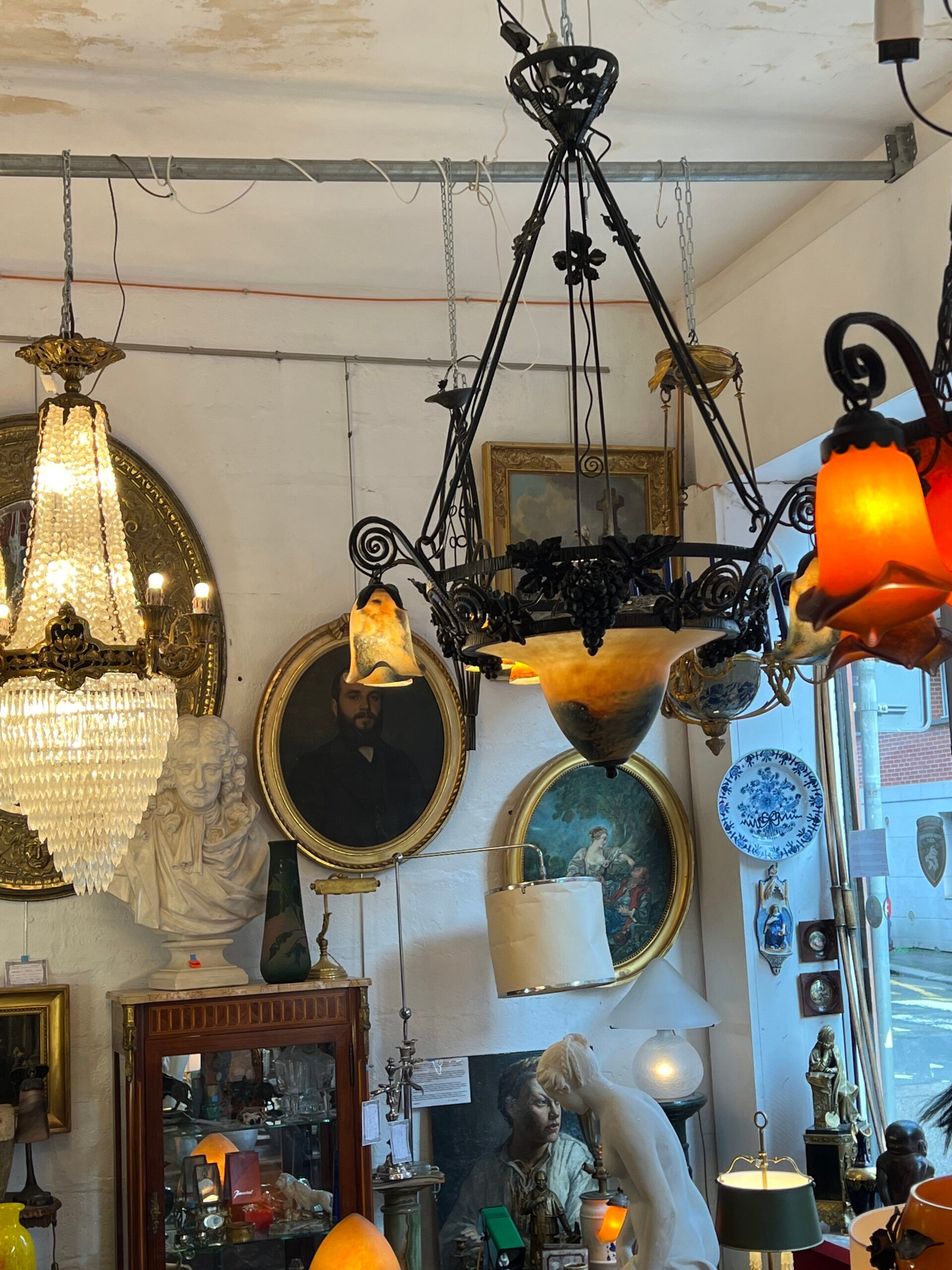 Imposing contemporary art deco style chandelier, glass paste and wrought iron