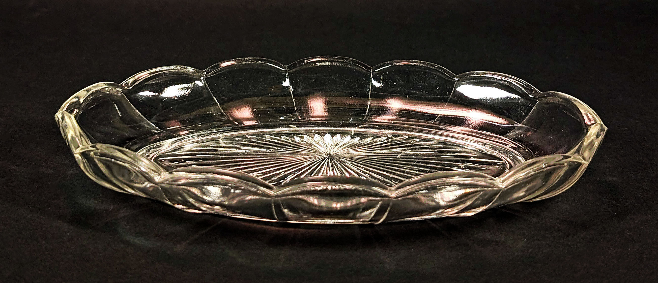 Pressed glass plate with star decoration – Art Deco – (Colonial)