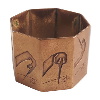 Round old brass brass brass art deco towel