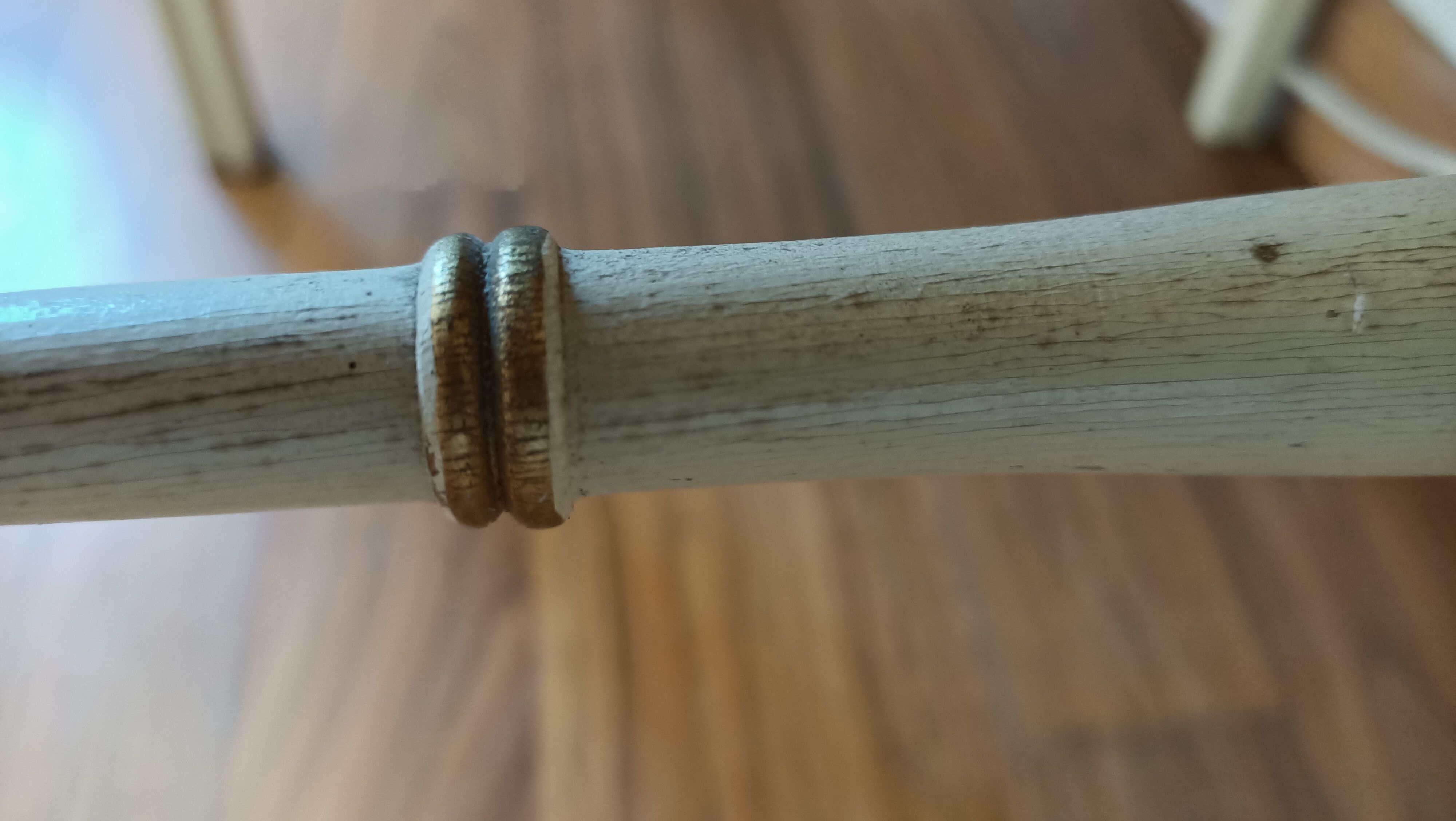 Chippy Phone Seat Table