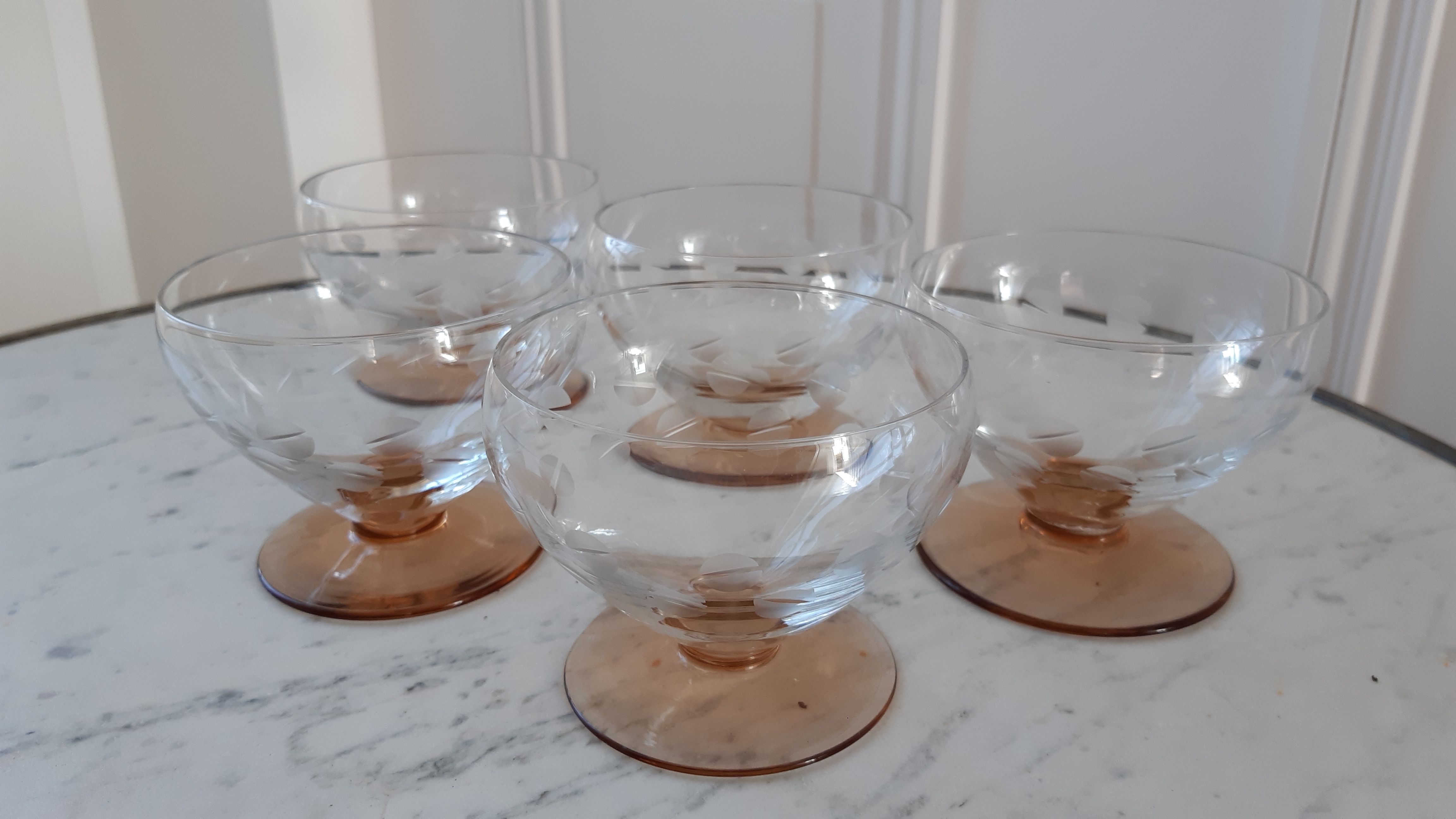 Set of 5 champagne glasses with amber glass feet 50-60s