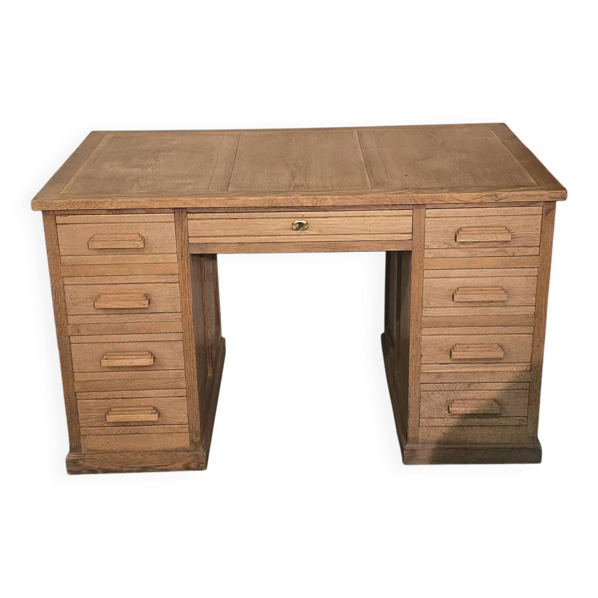 Pedestal desk