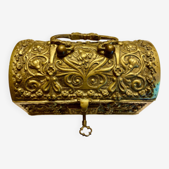 Coffre à bijoux avec sa clé bronze style Renaissance décor fleurs de lys XIXème