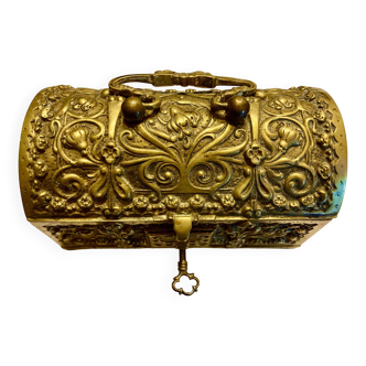 Jewelry chest with its bronze key, Renaissance style, 19th century fleur-de-lis decoration