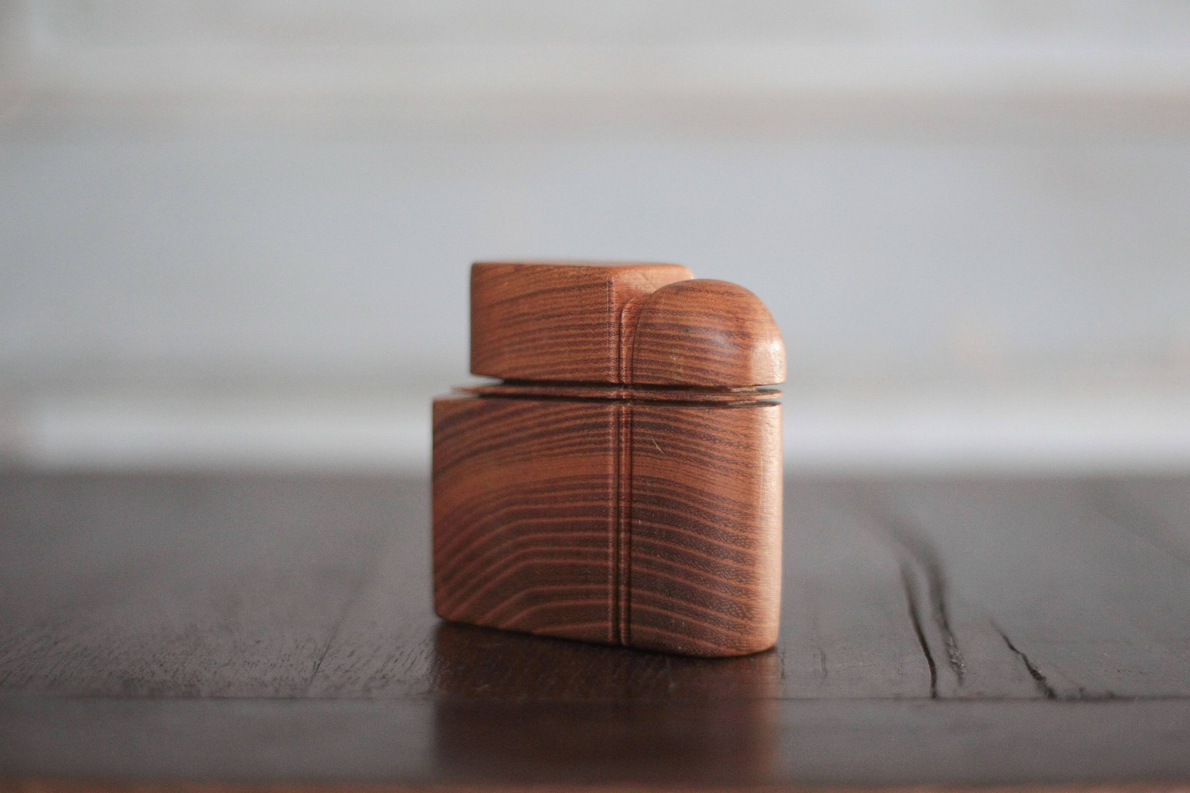 Accessoires fumeur bois signé Jacques Mauhin, nécessaire pour bureau