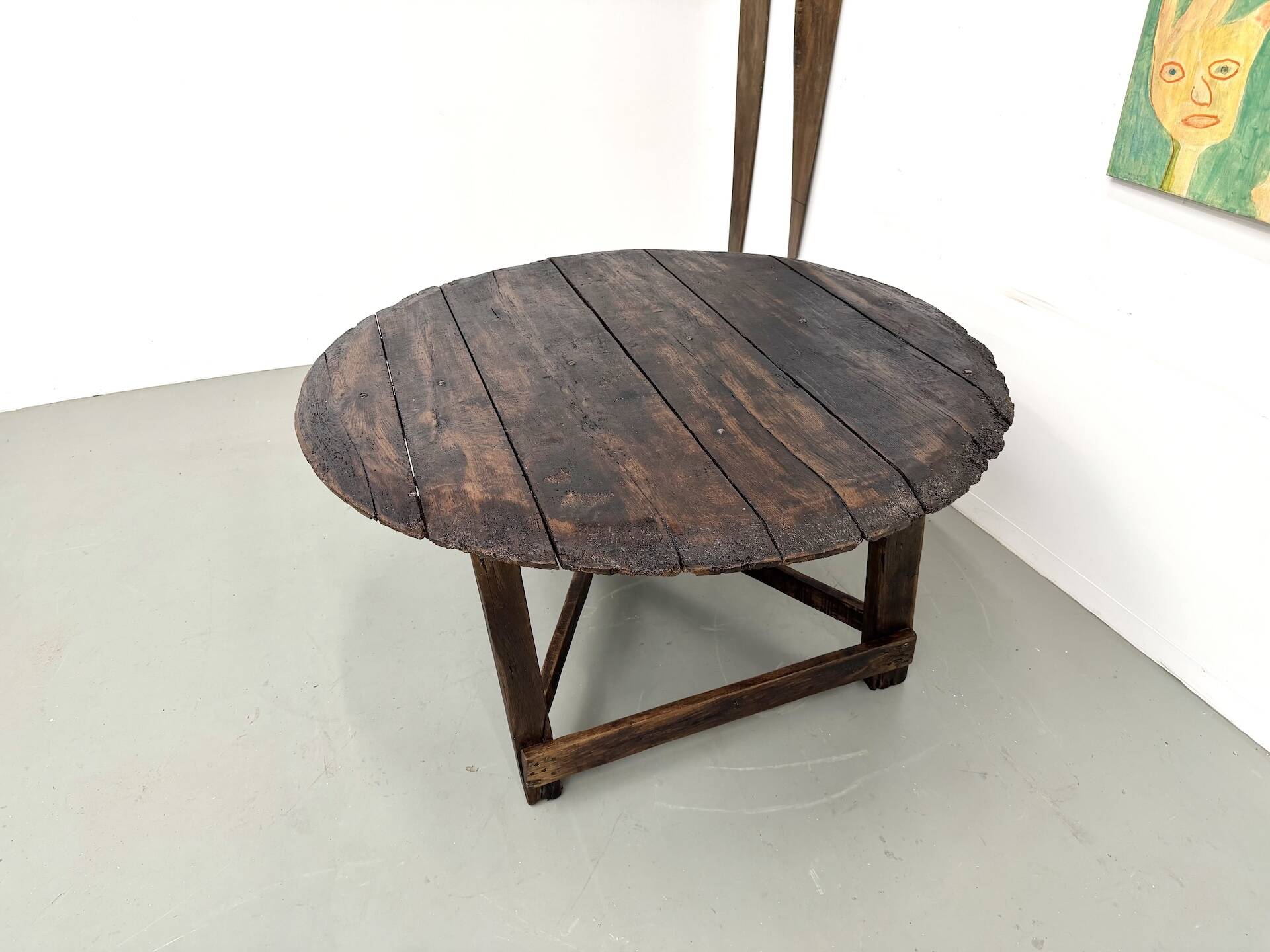 Round table in popular oak, circa 1880.
