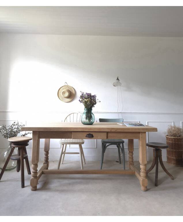 Farm table
