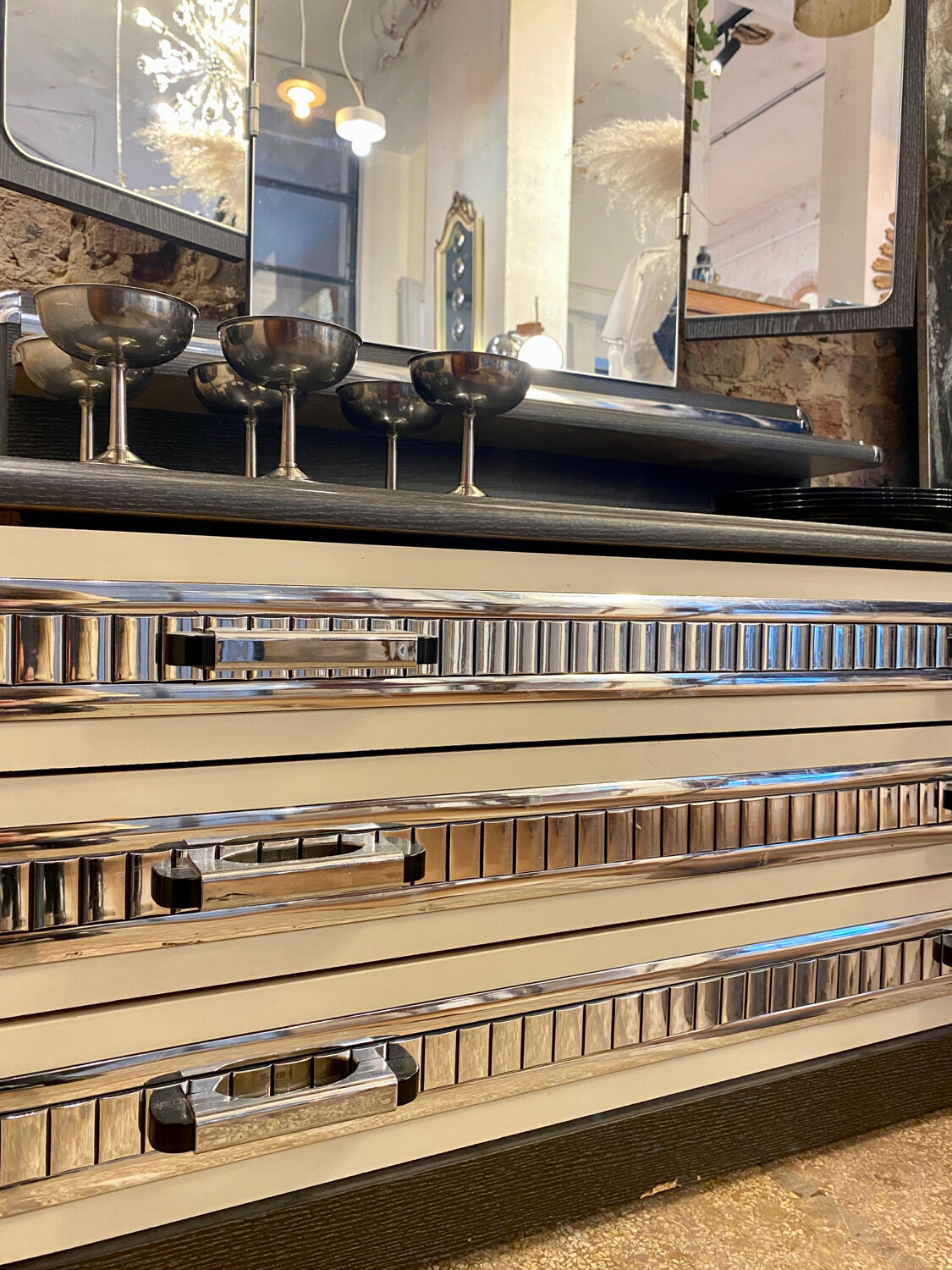 Coiffeuse années 70
