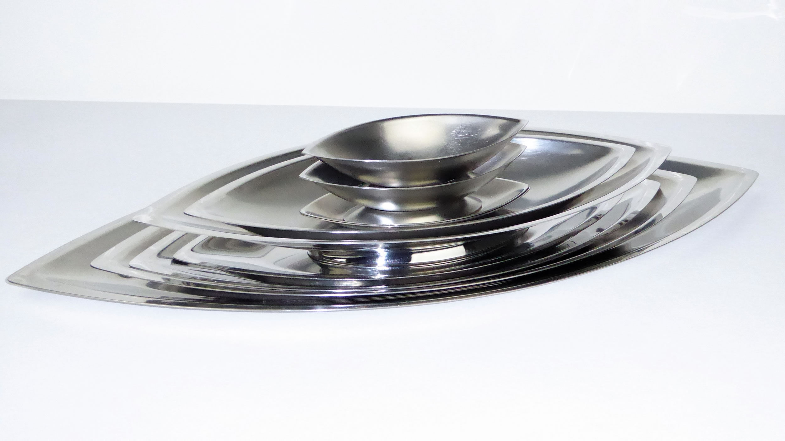 "Cosmos" dishes Guy Degrenne stainless steel 1970
