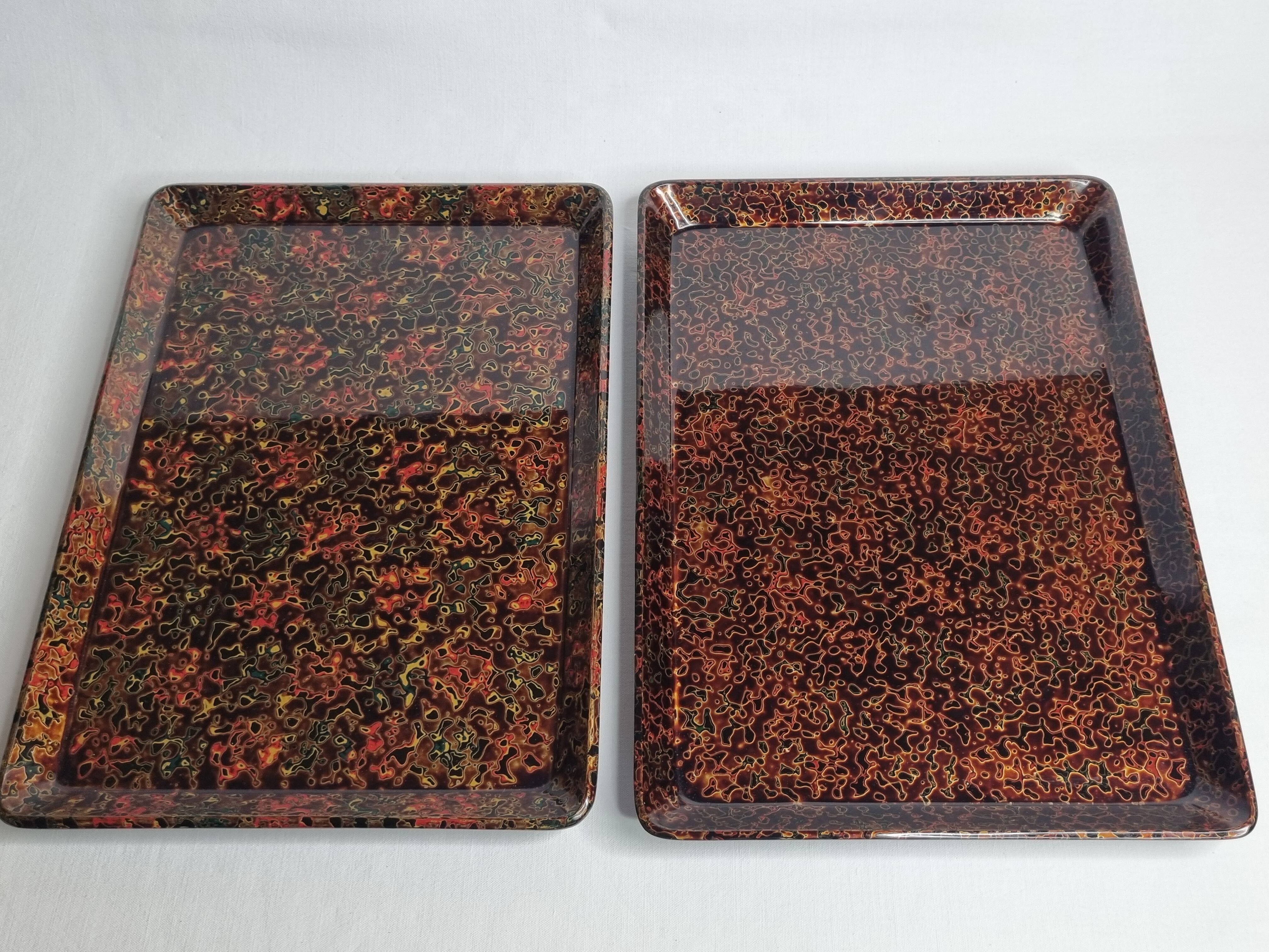 Two serving trays in vintage Japanese lacquer, "Kara-nuri"