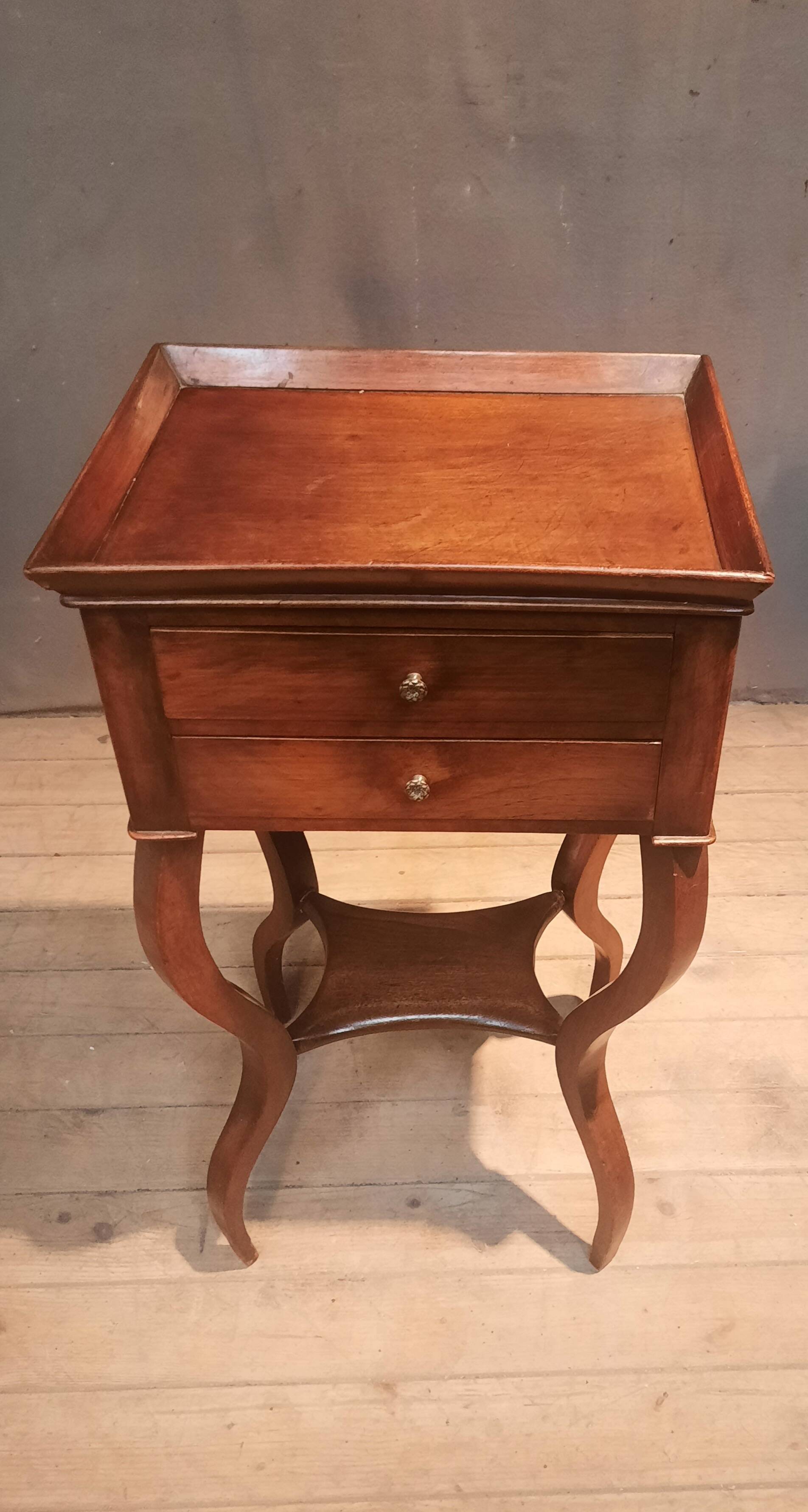 Coiffeuse  du dix-neuvieme sciecle
