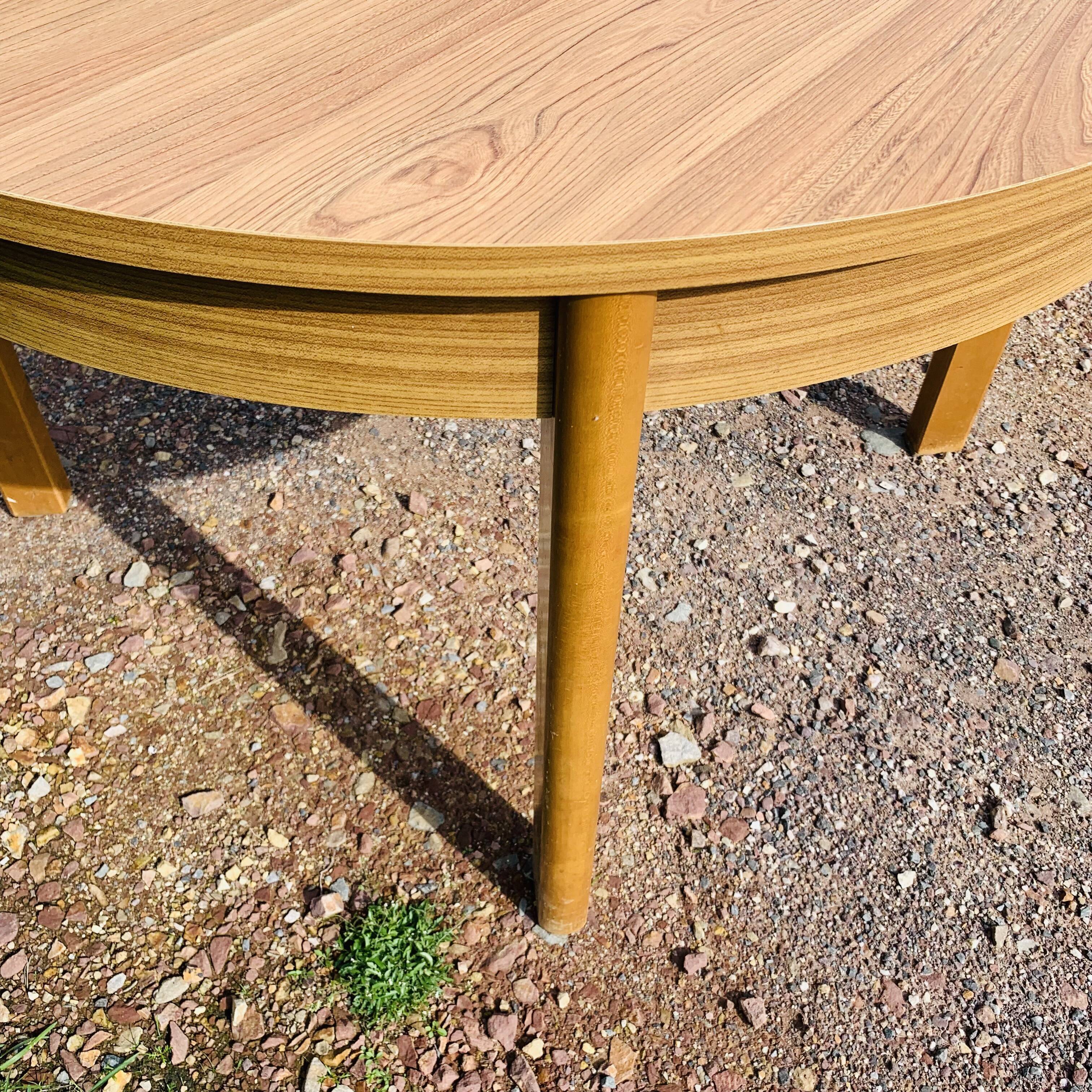 Expandable Roundtable