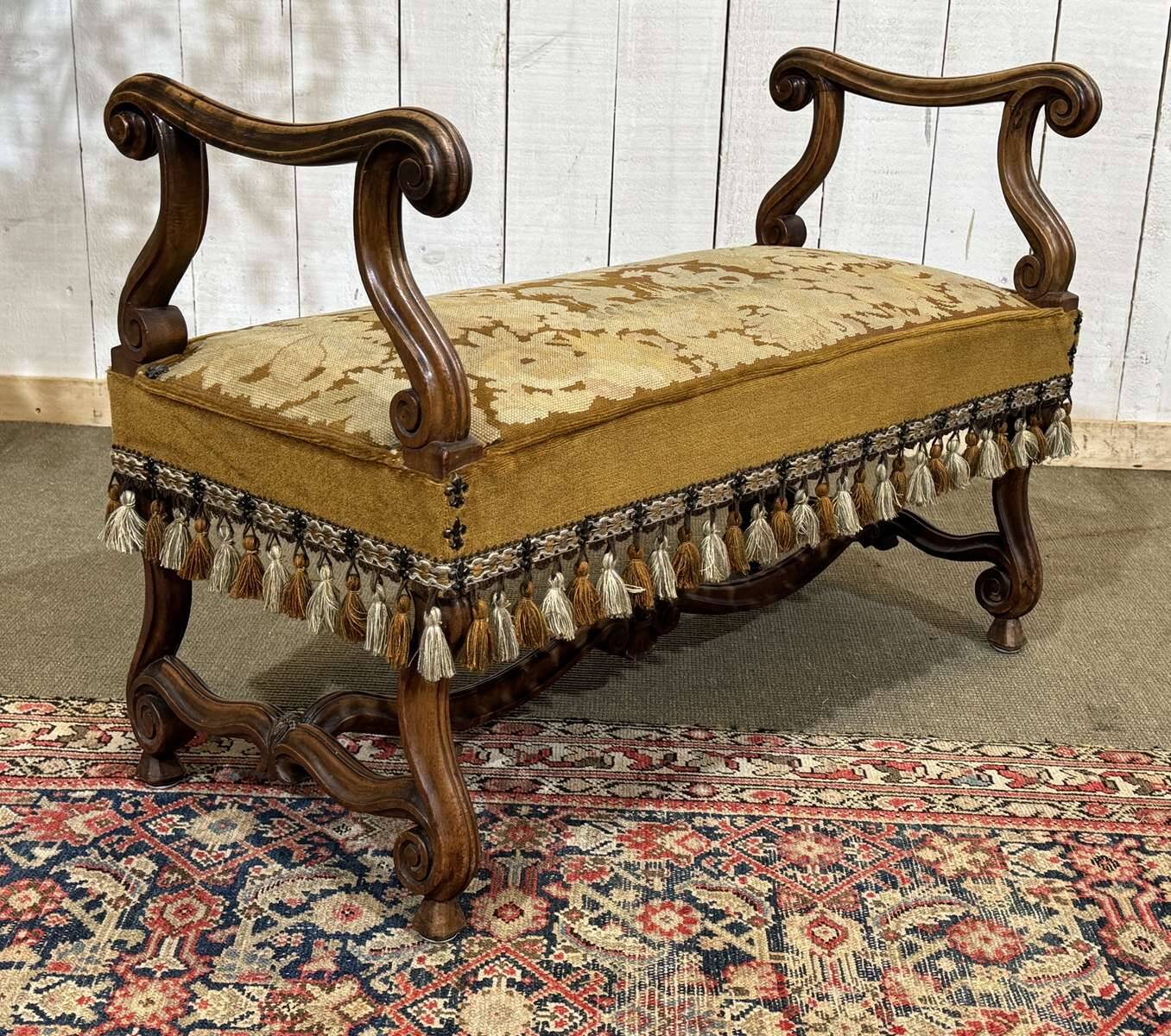 Banquette de fenêtre en noyer début XXème