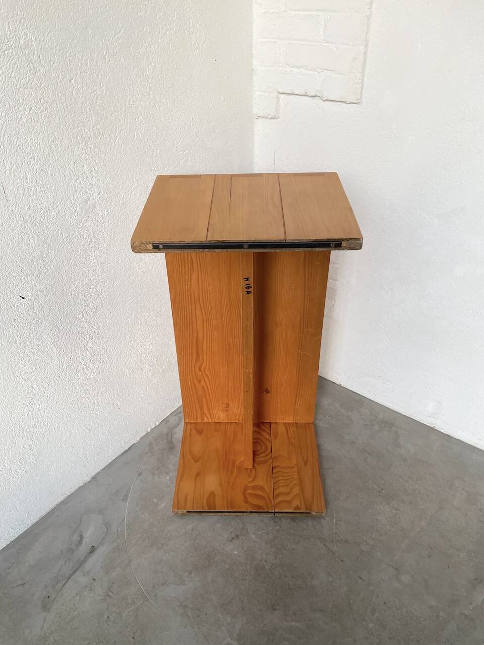 Maison Regain pine coffee table