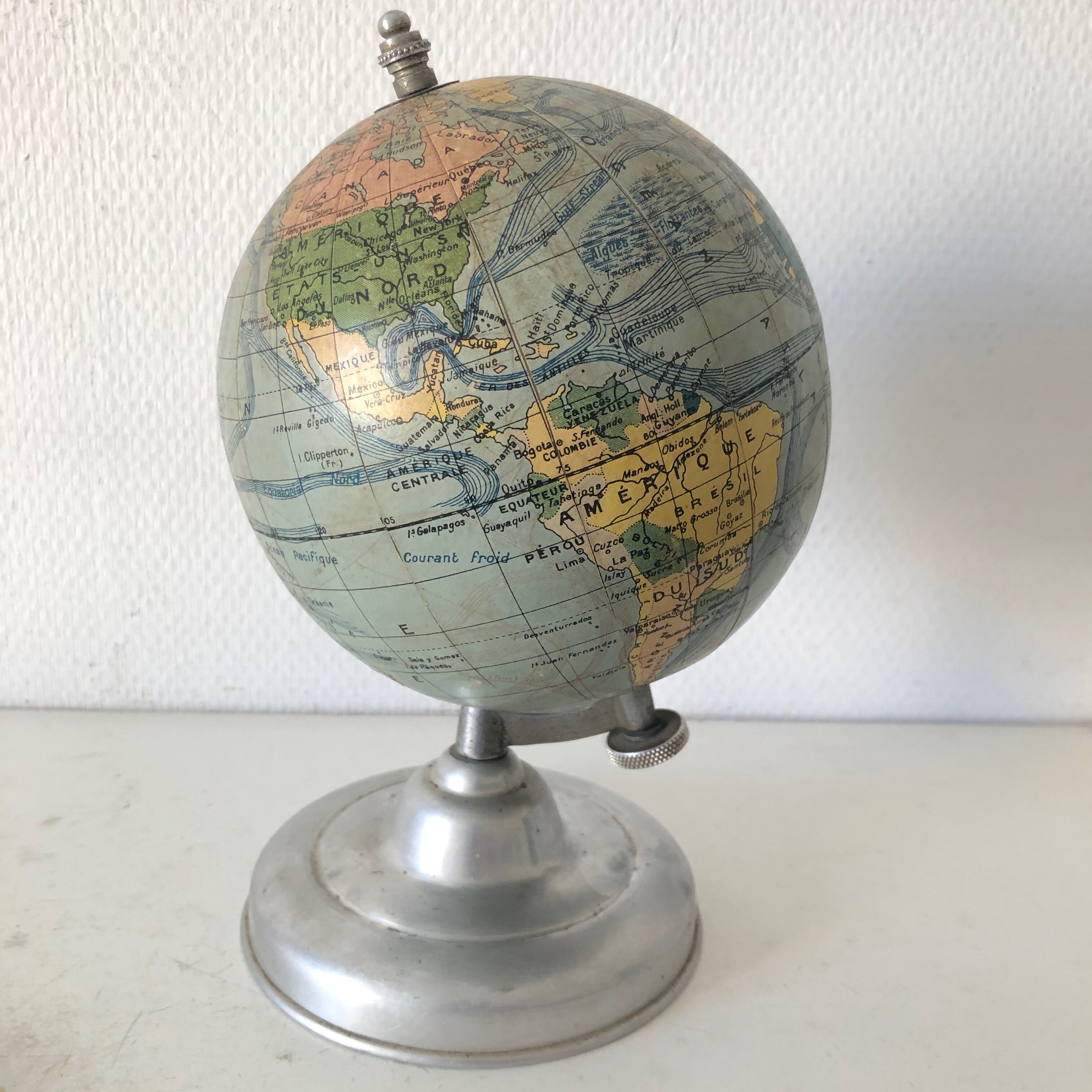 Terrestrial globe Taride vintage 1950's, 25cm