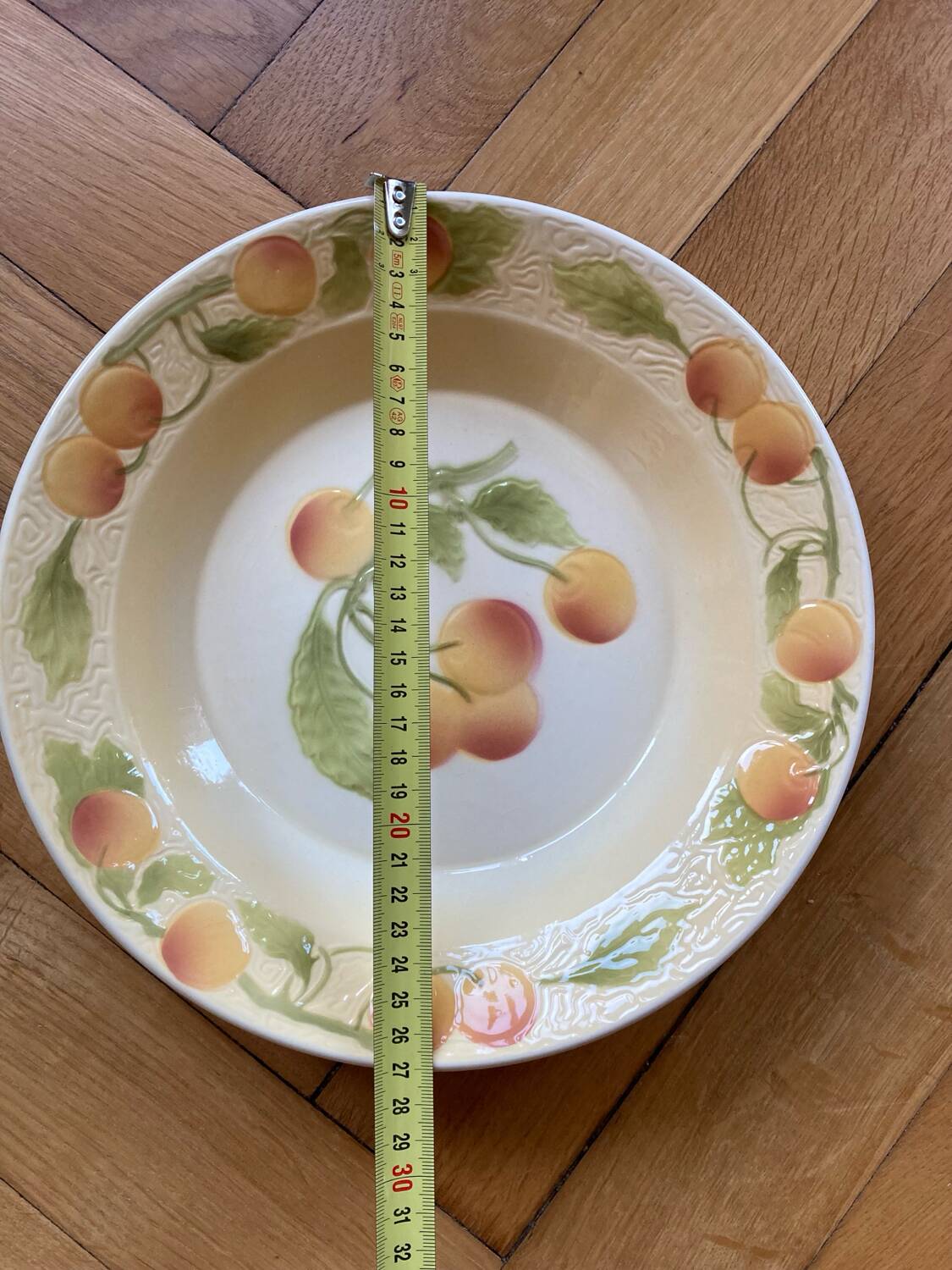 Hollow fruit barbotine Saint Clément dish