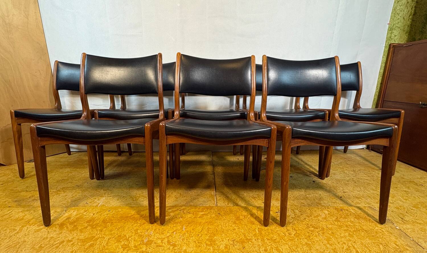 Mid-Century Retro Set of 8 Dining Chairs by Johannes Andersen for Uldu