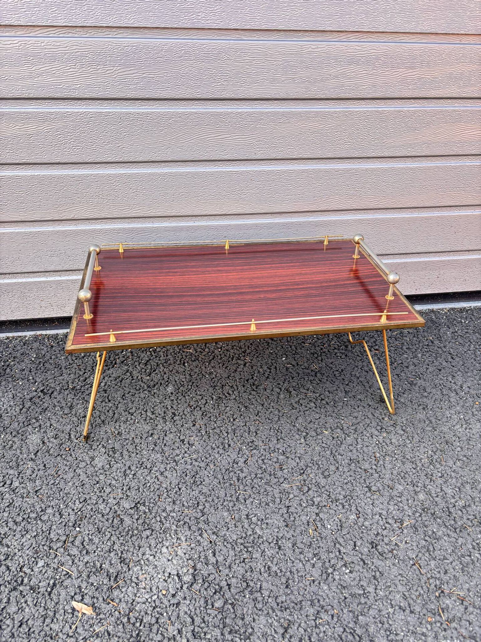 Desserte bar roulante vintage en Formica rouge – Années 50/60