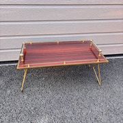 Desserte bar roulante vintage en Formica rouge – Années 50/60