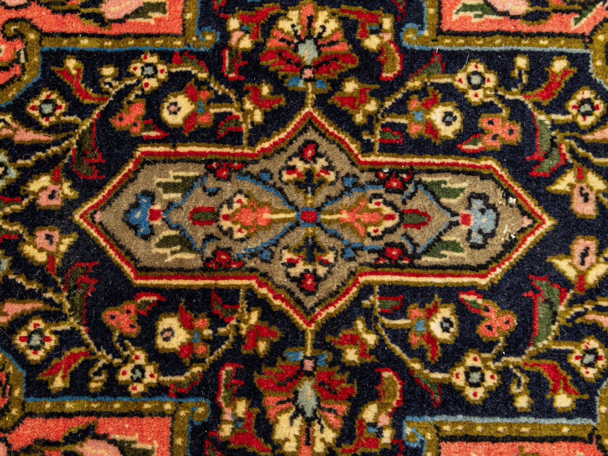 1960s carpet, 105 x 165