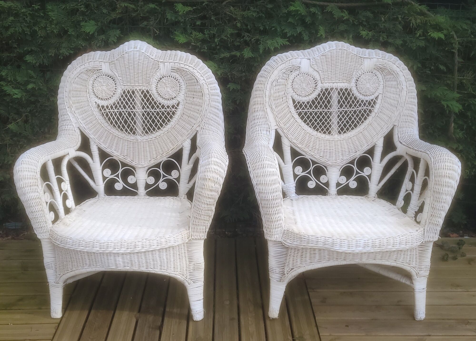 Vintage peacock rattan garden furniture
