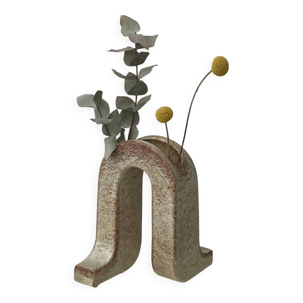 Vase original et sculptural en céramique émaillée, design de roberto rigon