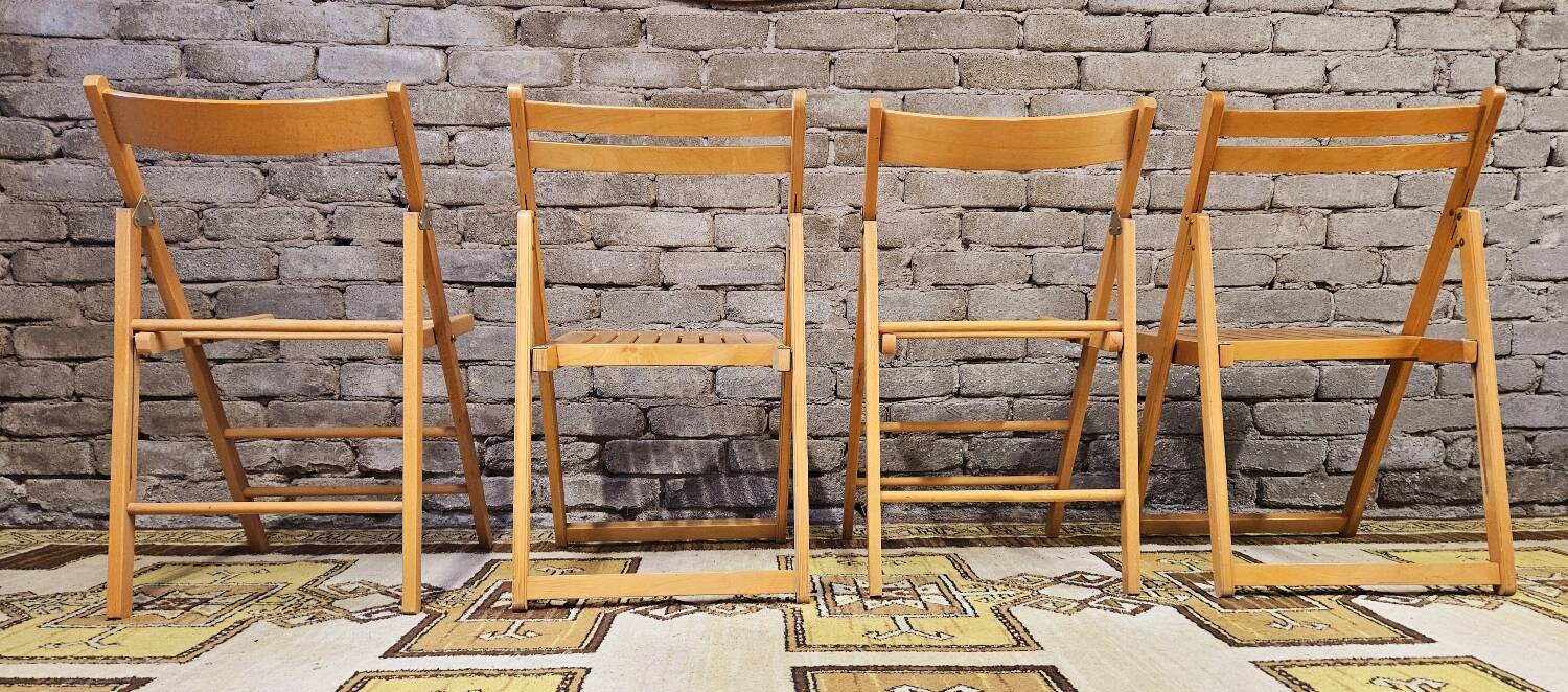 Set de 4 chaises pliantes dépareillées vintage