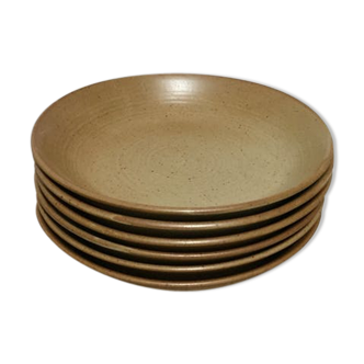 Series of 6 plates in sandstone