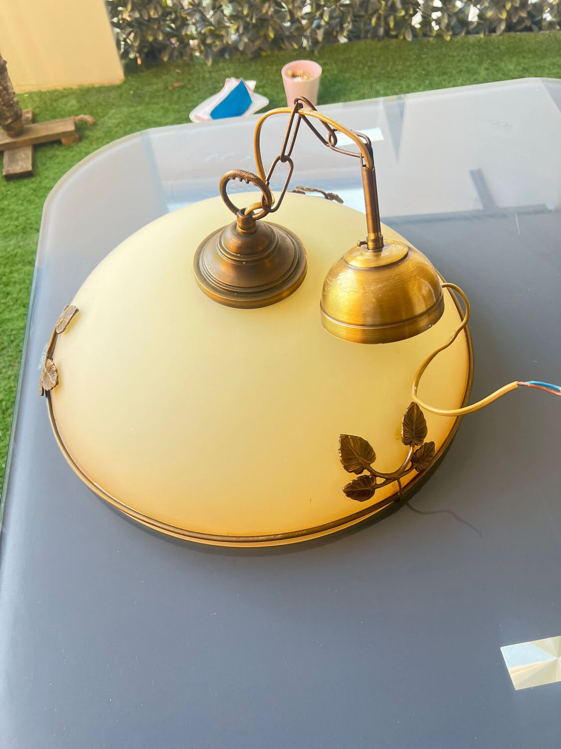 Vintage suspension in opaline glass and gilded brass – retro chic elegance.