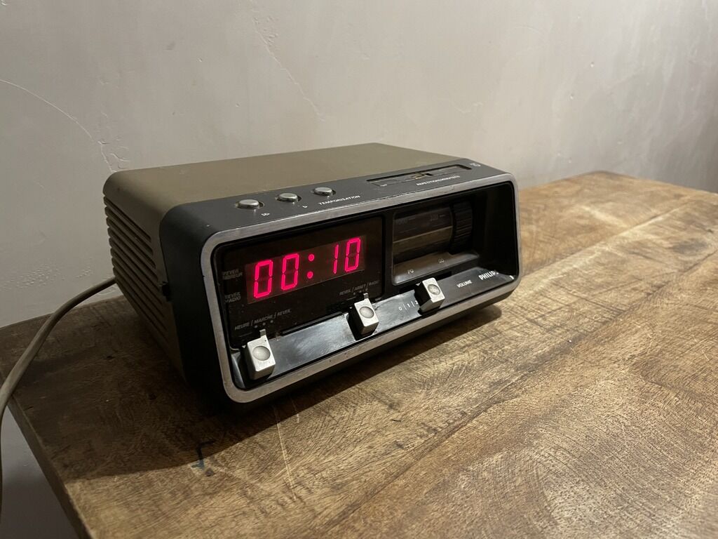 Philips vintage wake-up radio