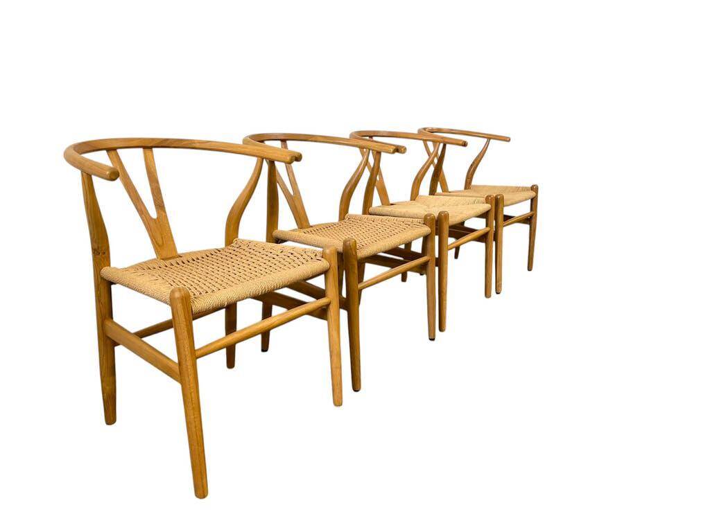 Set of 4 Scandinavian solid wood chairs