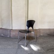 2 chaises empilablse Silla par Josep Llusca pour Driade Italia Année 1995