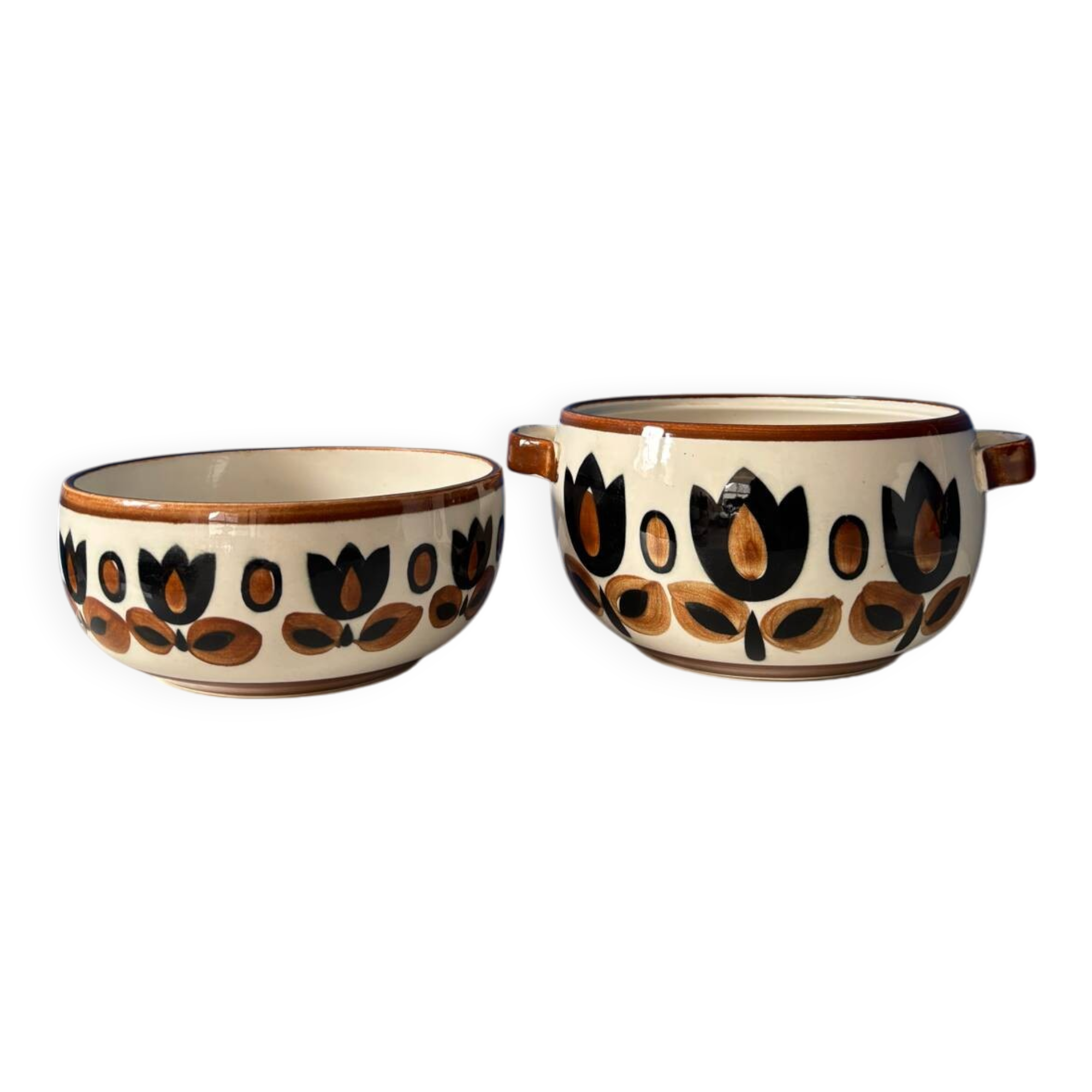 Set of Boch La Louvière salad bowls and dishes, Kimono model, 1970
