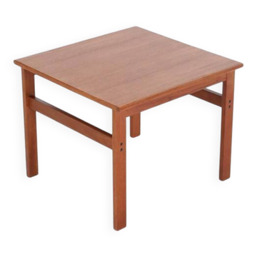 Illum Wikkelsø / Niels Eilersen “Capella” teak side table / 1960s / Danish modern design