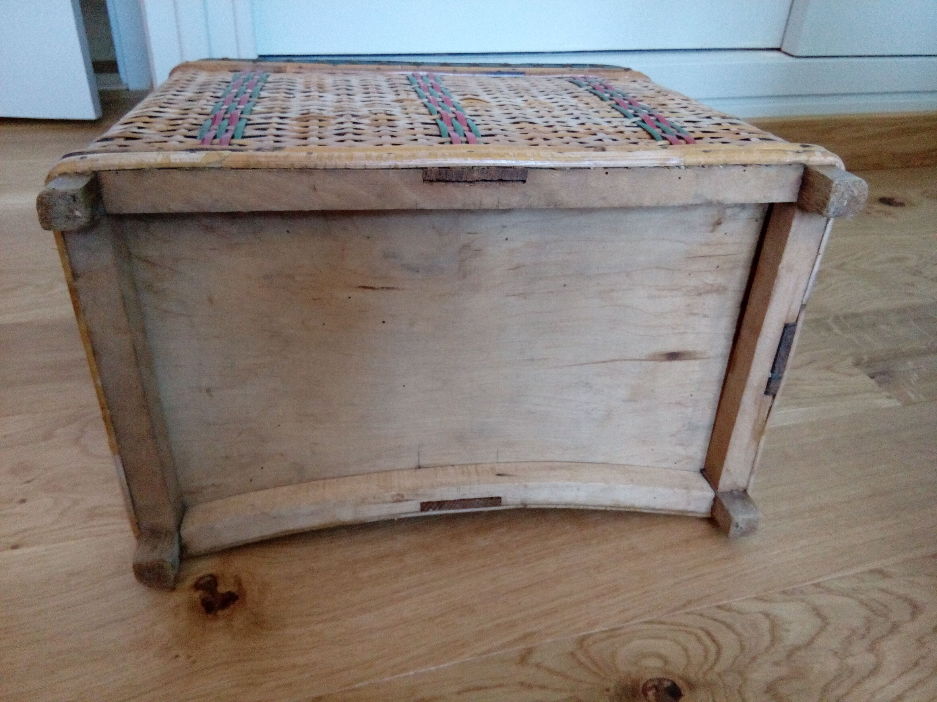 Tabouret de pêche en osier, coffre siège de pêcheur