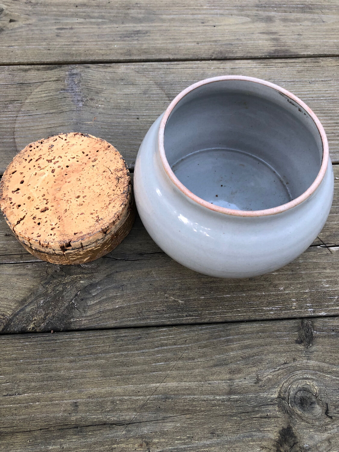 Arnon stoneware enamelled pot