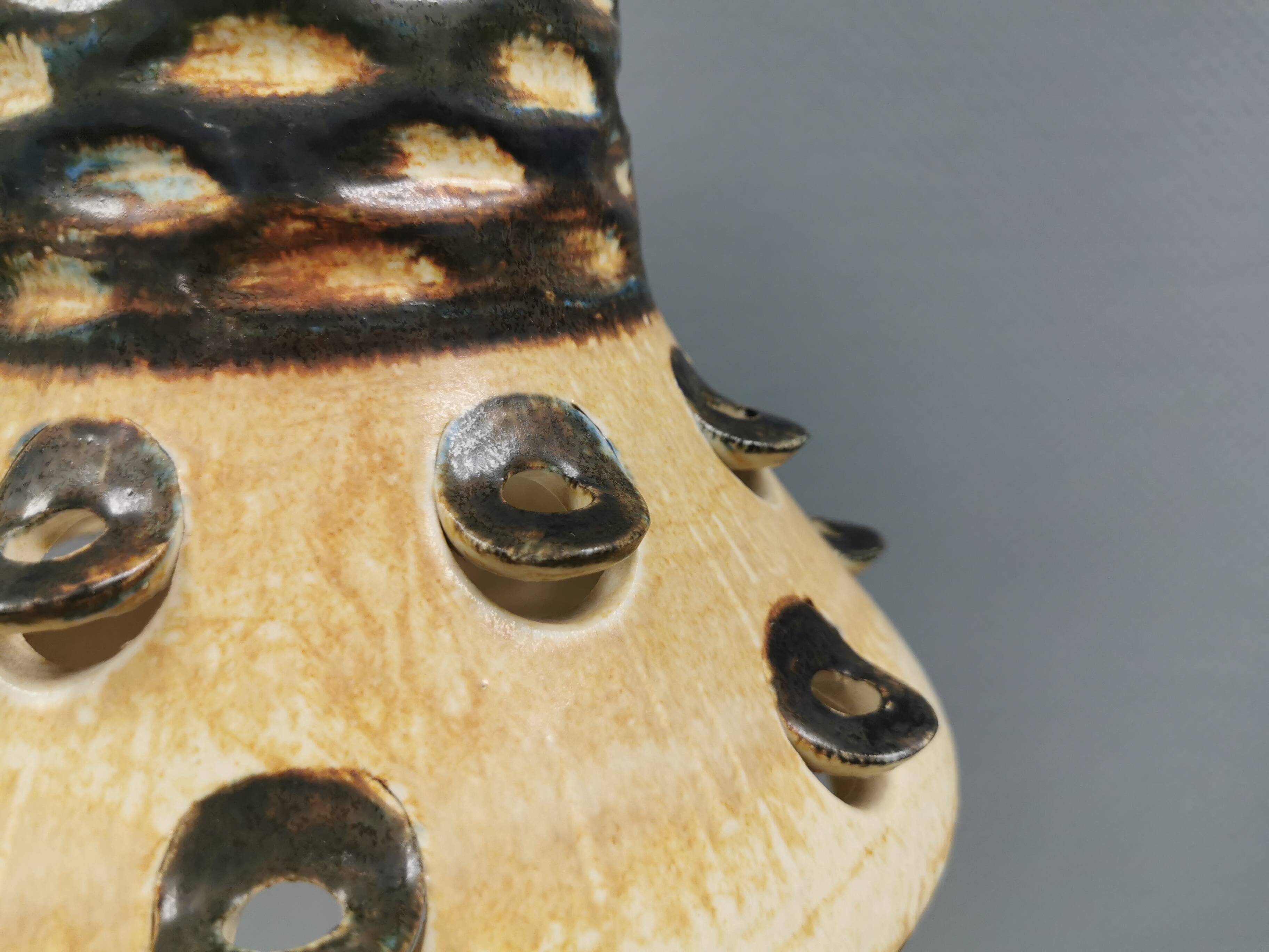 A stunning ceramic hanging lamp with exquisite details. Denmark 1970s