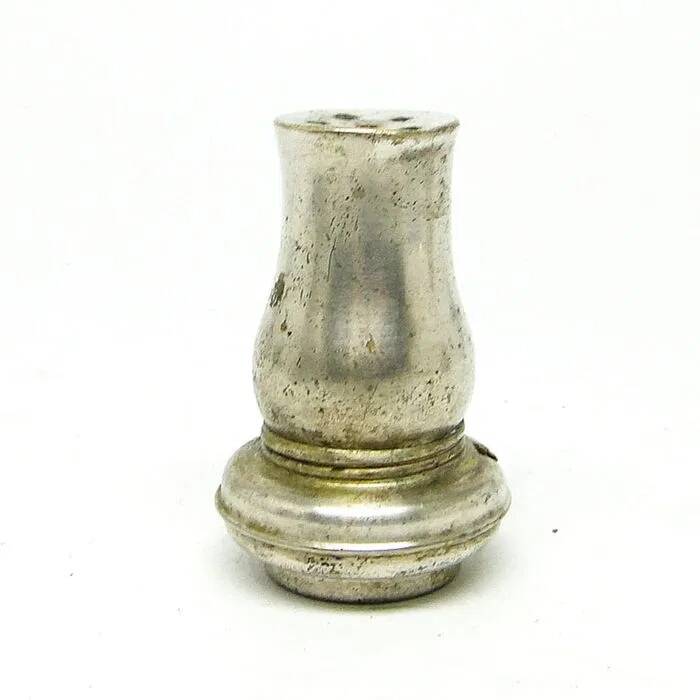 B5j salt shaker in art deco style