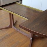 Scandinavian extendable table