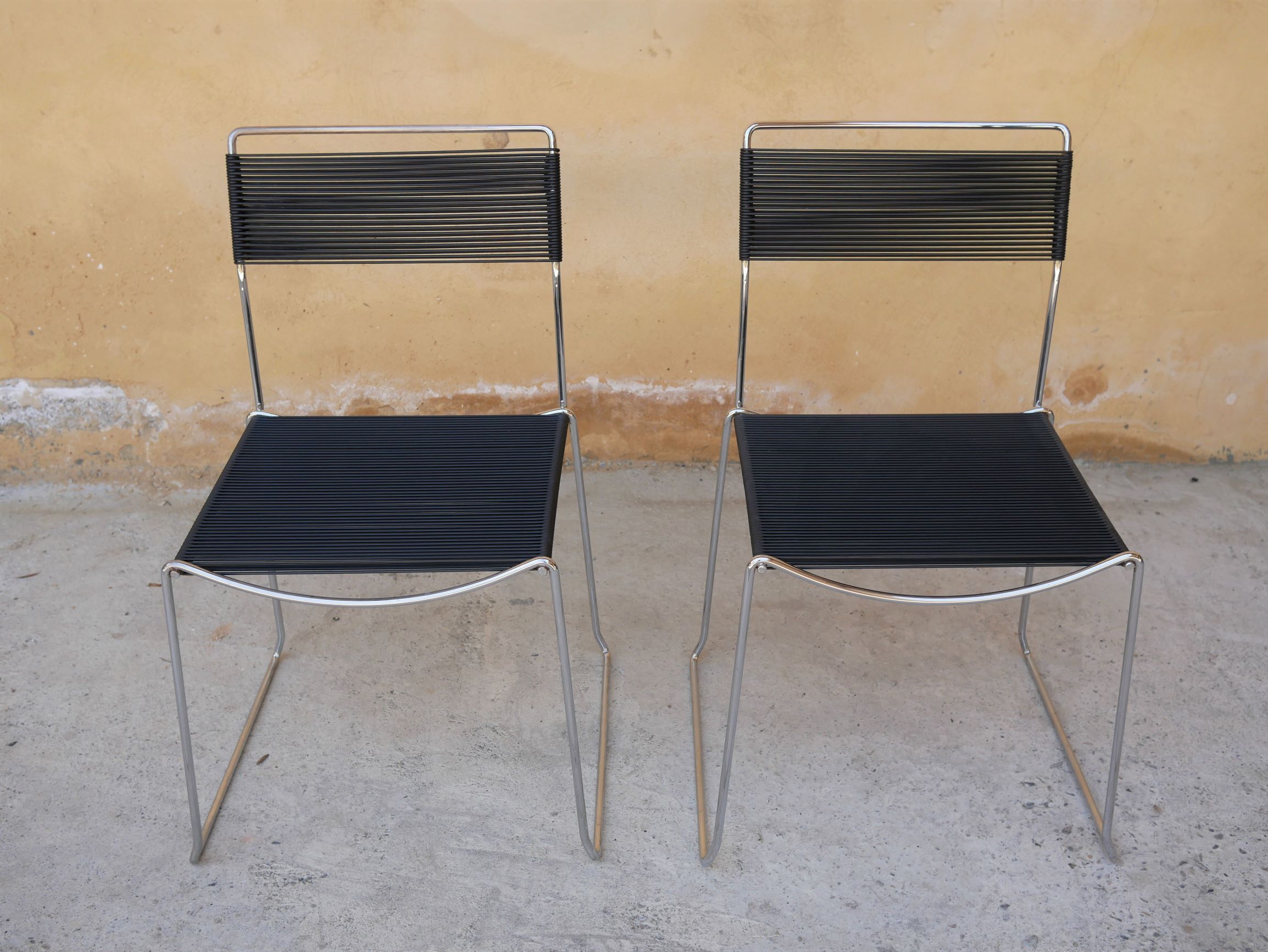 Black vintage scoubidou chair