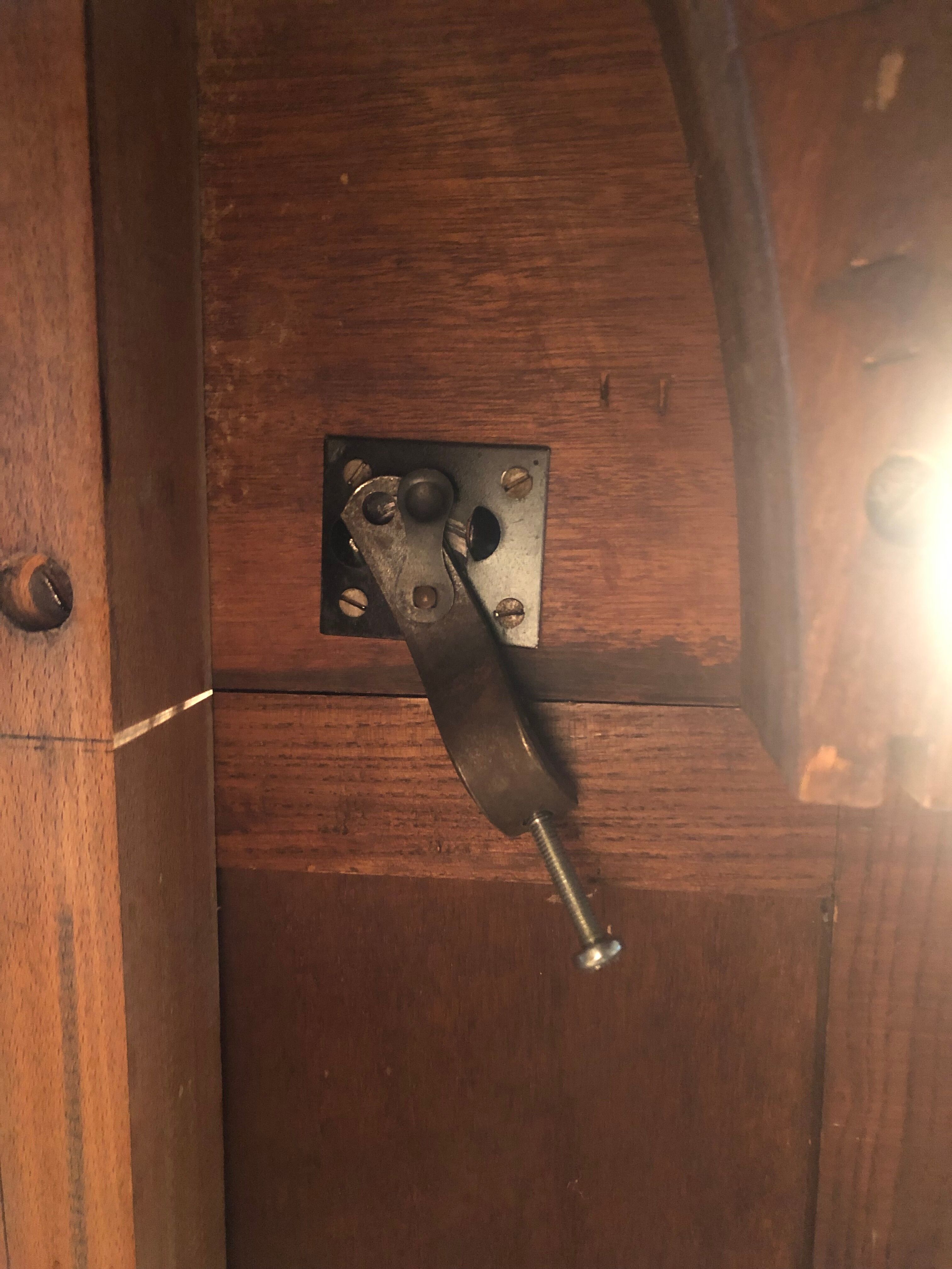 Table - pedestal table with 3 extensions: 4-10 people