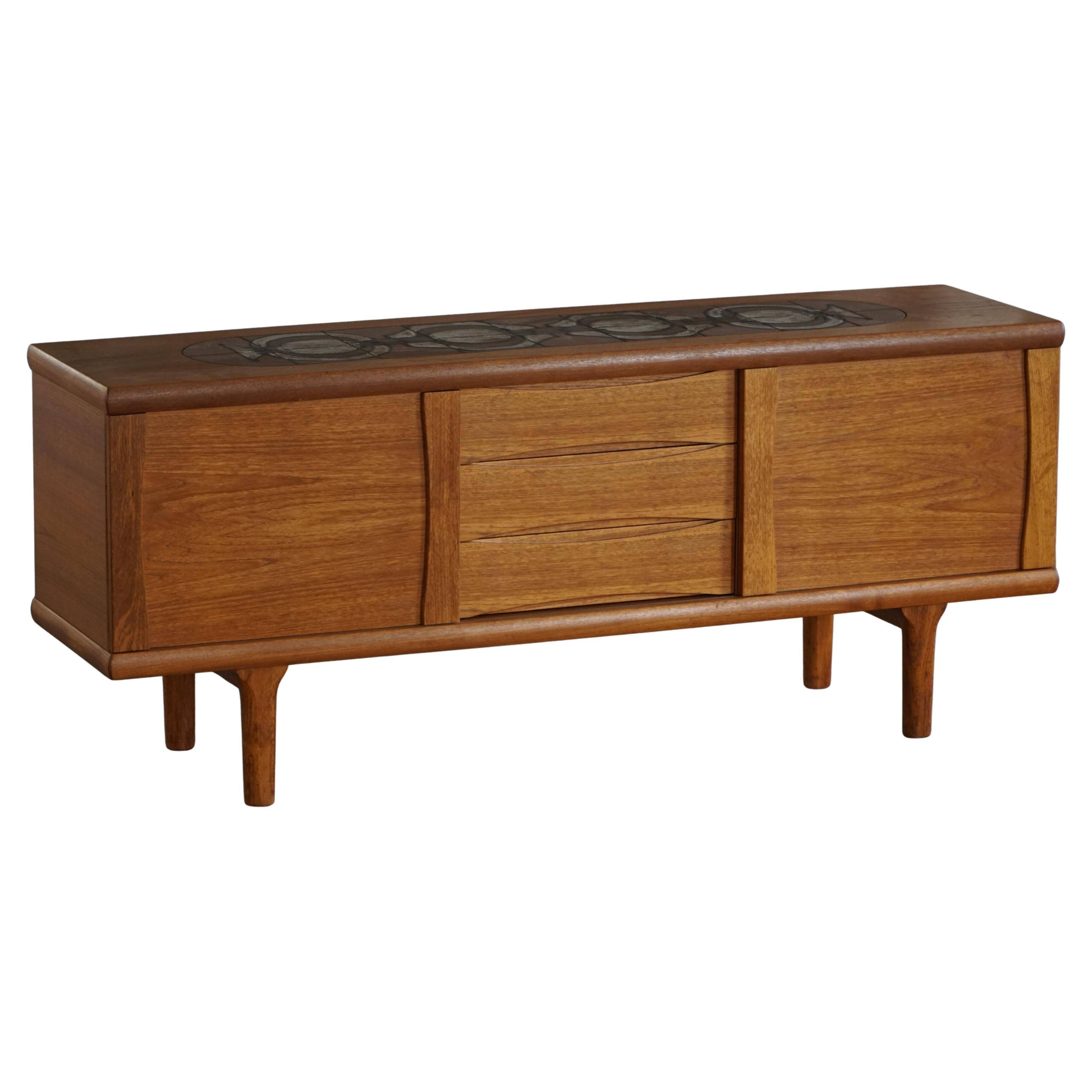 Hansen & Pedersen, independent teak credenza from mid-century modern, 1960s.